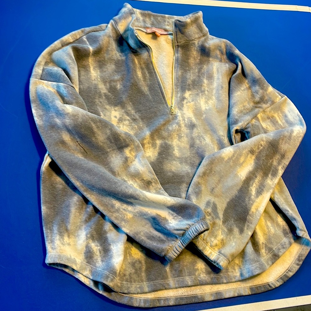 Pullover sweater